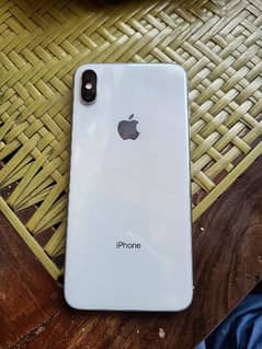 iphone XS Max Condition 10 by 9 Non pta batery health 82 memory 64