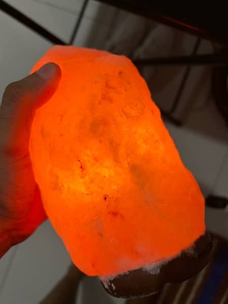 himalaya pink salt lamp 1