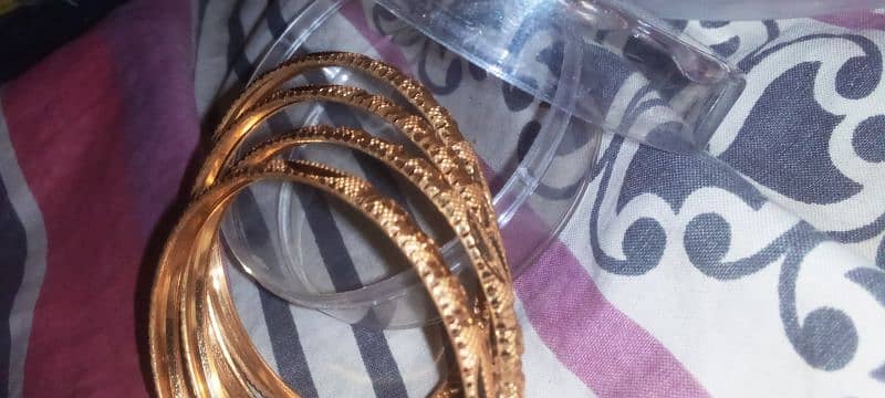 artificial gloden bangles size : 2 3