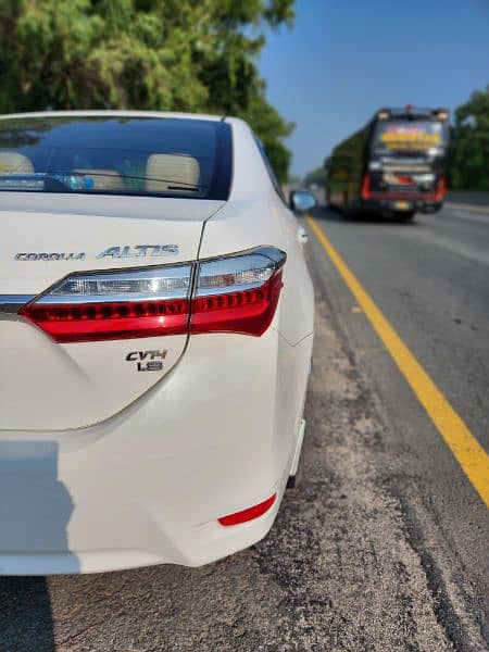 Toyota Altis Grande 2018 genuine 1