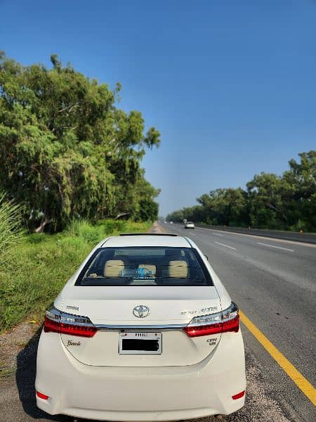 Toyota Altis Grande 2018 genuine 4