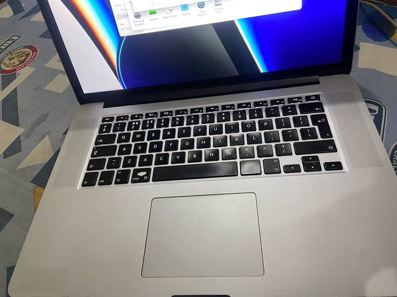 Macbook 2015 pro 15 inch 1