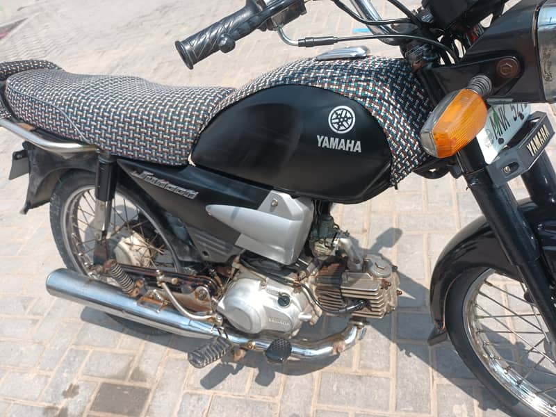 Yamaha 100 junoon moterbike 3