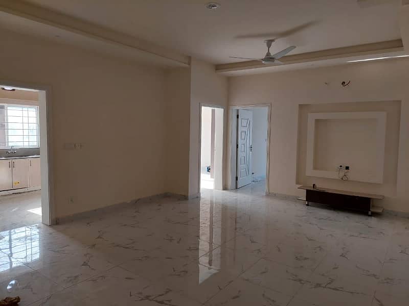 (Spacious Upper Portion 10 Marla Upper Portion For Rent, 3 Bed Room With attached Bath, Drawing dinning, Kitchen, T. V Lounge, Servant Quarter On Top With attached Bath 12