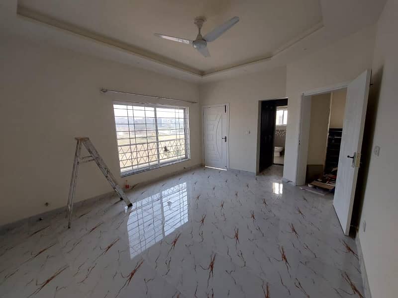 (Spacious Upper Portion 10 Marla Upper Portion For Rent, 3 Bed Room With attached Bath, Drawing dinning, Kitchen, T. V Lounge, Servant Quarter On Top With attached Bath 16