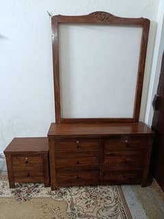 Sheeham dressing table. NEW. NOT Used.