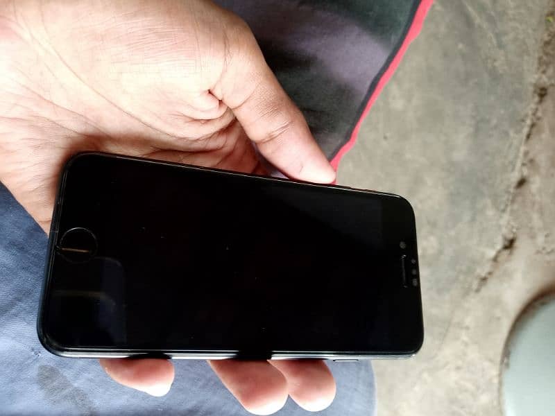 iphone 7 32GB Non PTA 5