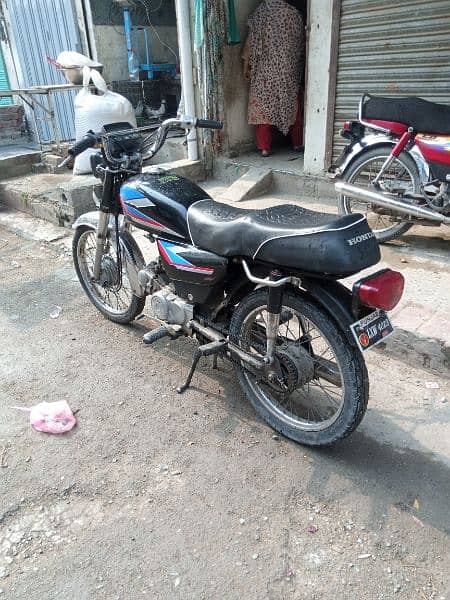 Honda CD 70 2001 4