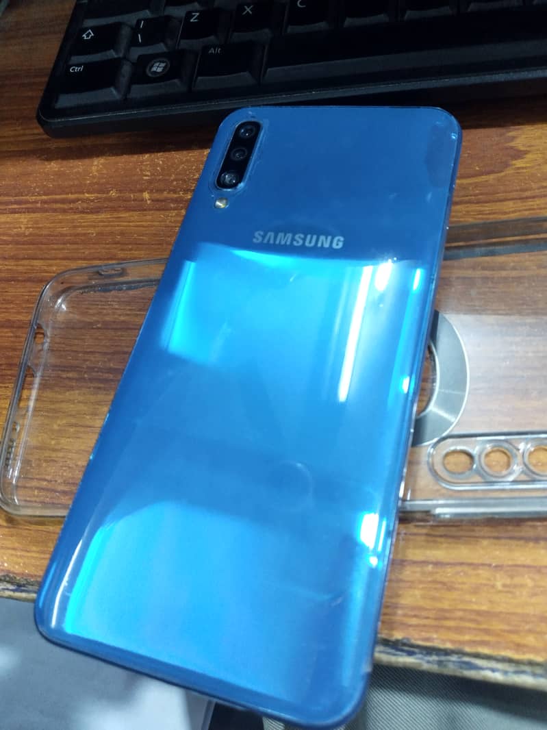 Samsung A50 Urgent sale 4