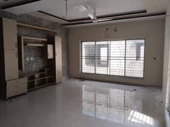 Single Story kanal House for rent 0