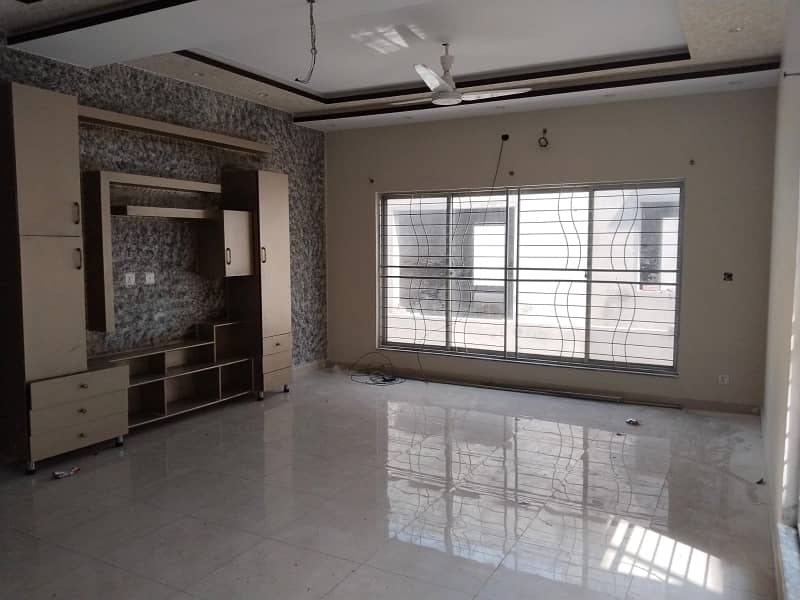 Single Story kanal House for rent 0