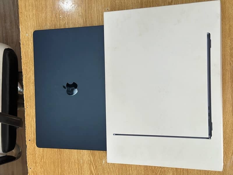 Macbook Air M2 15inches 2023 Only Box Open 2