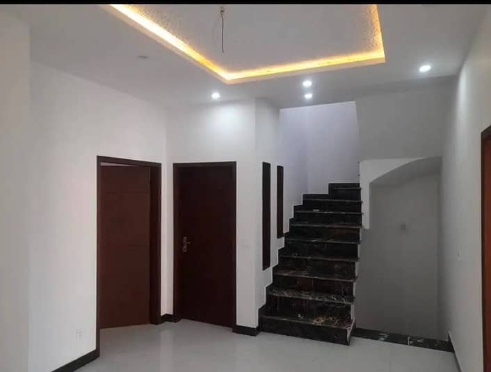 10 Marla double storey House for rent Nashaiman Colony Multan 2