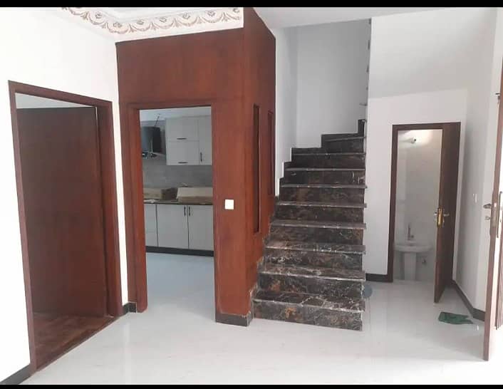 10 Marla double storey House for rent Nashaiman Colony Multan 5