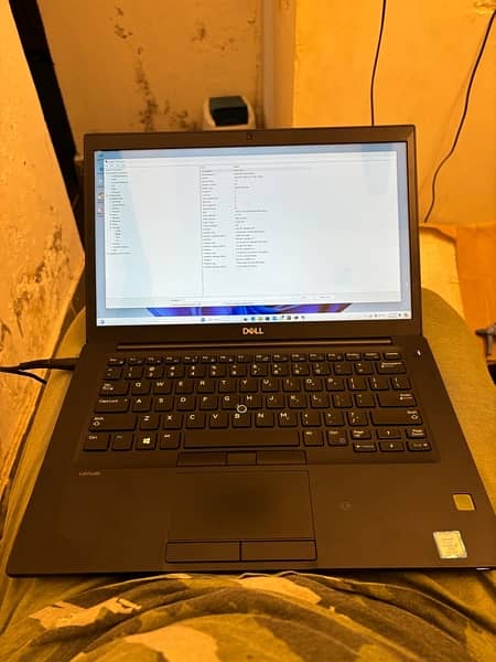 Dell Lattitude 7490 8/256gb is mint condition 2