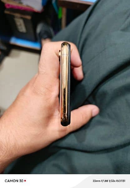 Iphone xs factory unlock 64 gb non pta 7