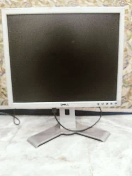 Lenovo Core i5 desktop with 17" LCD for sale. 1