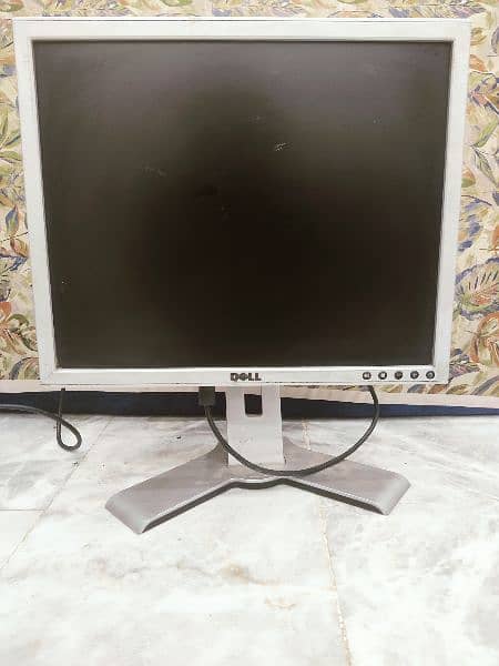 Lenovo Core i5 desktop with 17" LCD for sale. 4