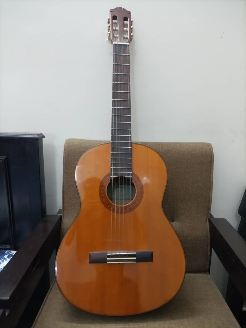 Yamaha C70 II Guitar with Capo 1