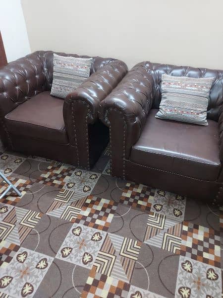 sofa available for sell 2