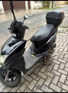 Wuxlyoulix jupiter scooty bike 100cc 2021 color Black For Sale