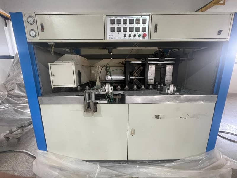 PET BLOW MOLDING MACHINE FOR SALE 0