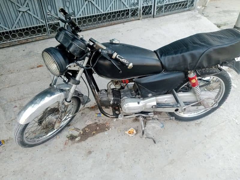 good condition. honda 100 modified bike 3