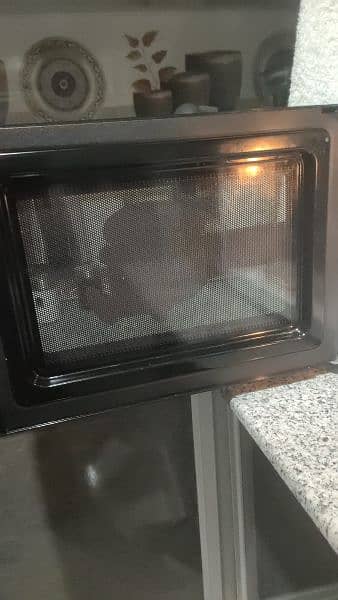 Dawlance microwave oven 36 litters 3