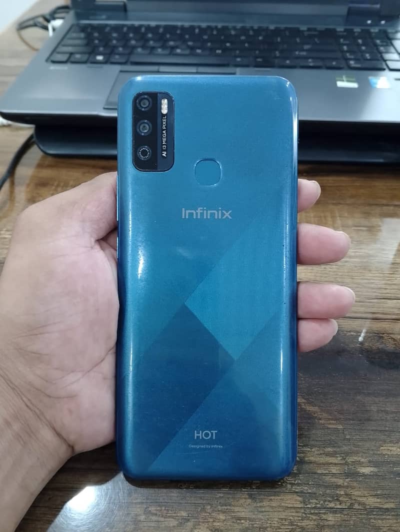 Infinix Hot 9 play  4/64  6000 Mah 3