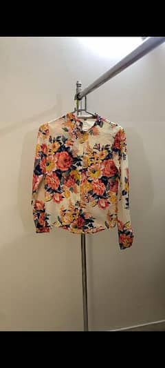 Floral silk shirts in small size 0