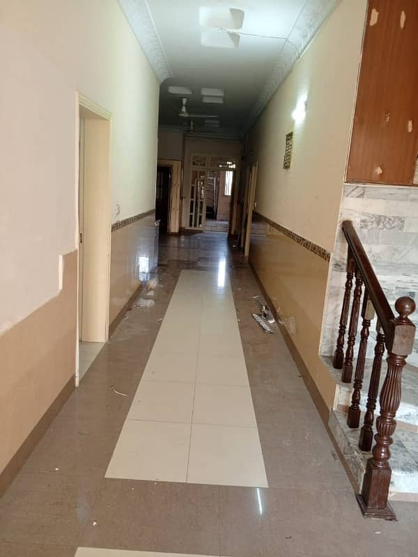 COLLEGE BLOCK 1 KANAL UPPER PORTION FOR RENT, ALLAMA IQBAL TOWN LAHORE 8