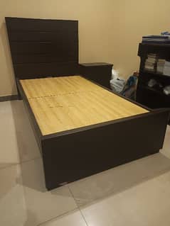 Single Bed Without Side Table