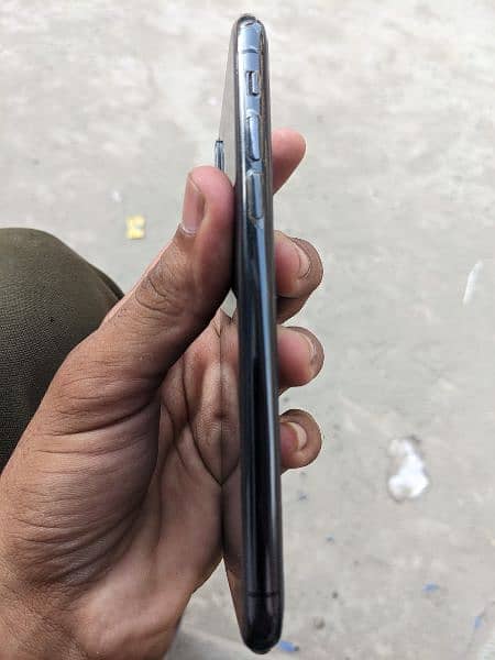 I phone xs non pta factory unlocked 3