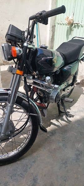 Honda 125 Black Colour 5