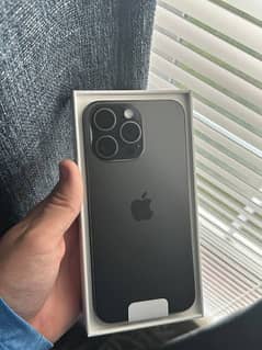 Iphone 15 pro max black titanium only 20 days use full box 0