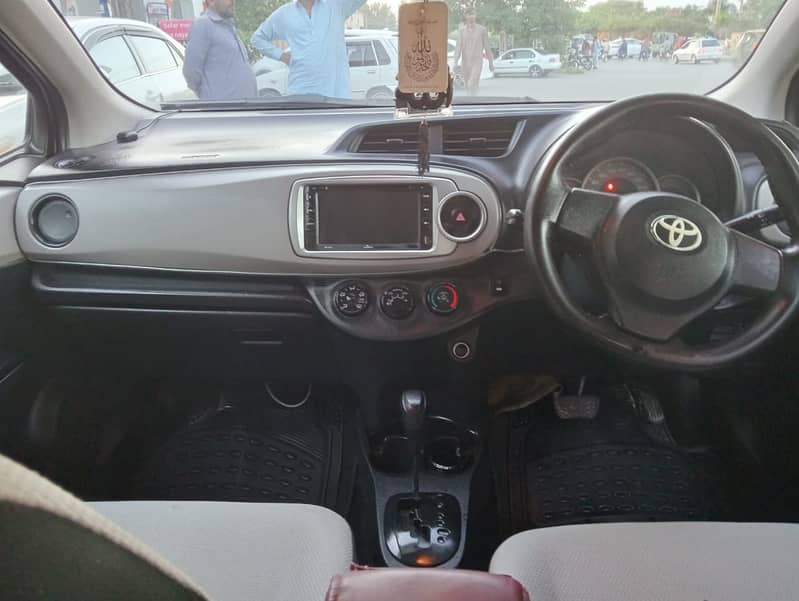 Toyota Vitz 2014  Toyota Vitz 2014 (Imported in 2017) 9