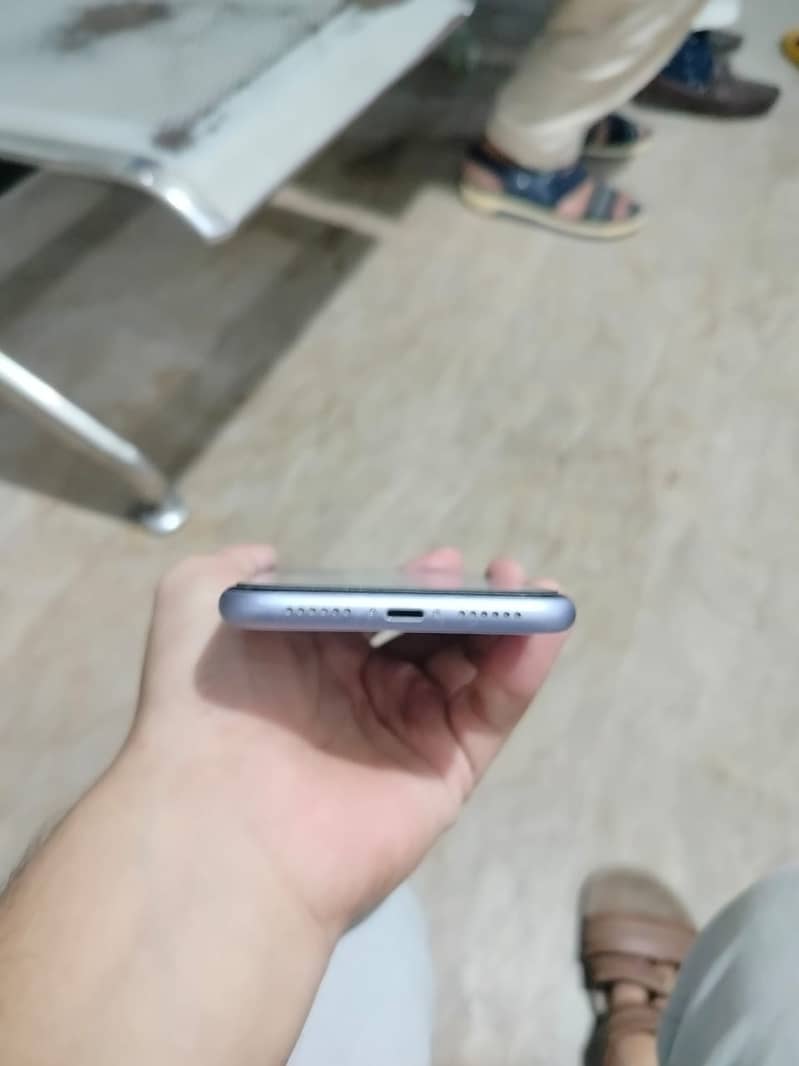 iPhone 11 jv 64gb 3