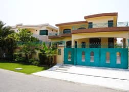 One Kanal Luxury Bungalow Near Commercial, Park And Majid Very Hot Location For Rent In DHA Phase 4 0