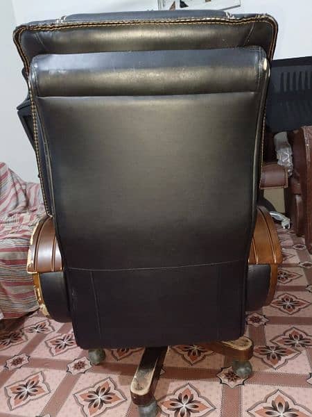 Executive Office Boss Chair | Full arm Relaxing+Revoling Chair 3