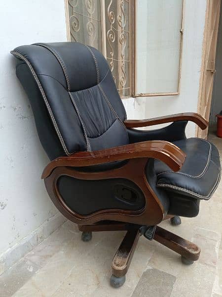 Executive Office Boss Chair | Full arm Relaxing+Revoling Chair 8