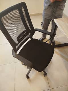 revolving chairs 0