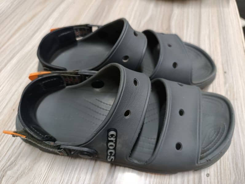 crocs all-terrain sandals in slate grey used 0