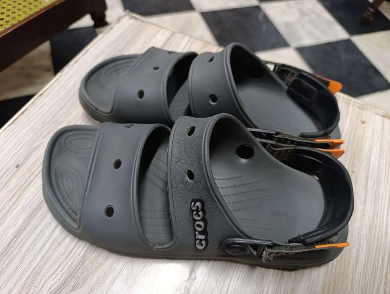 crocs all-terrain sandals in slate grey used 1