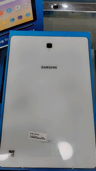 Samsung Galaxy Tab S4 With box & charger 2