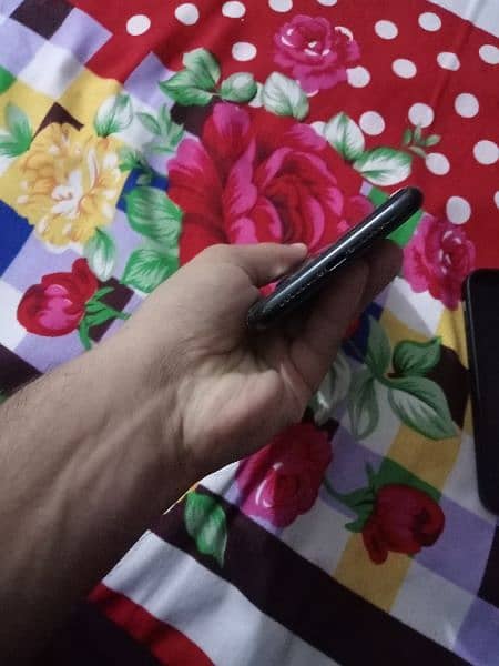 iPhone XR in Good Condition Non PTA 4