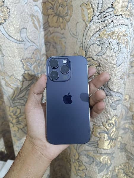 i phone 14 pro  256 gb  j. v 5