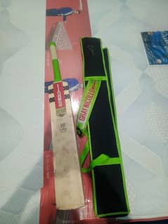 Gray Nicholls bat with cover 0