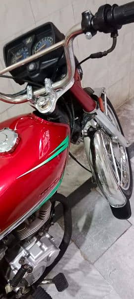 Honda 125 top Class condition Lahore reg 1