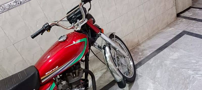 Honda 125 top Class condition Lahore reg 2