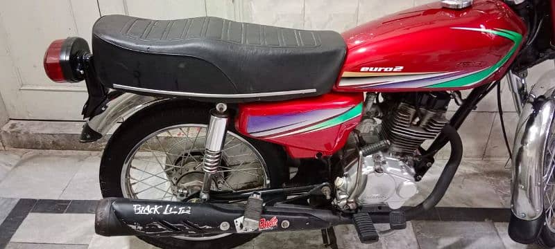 Honda 125 top Class condition Lahore reg 8